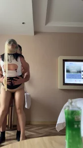 丝袜套头人妻姐姐来见我问她老公管理求通过没重复